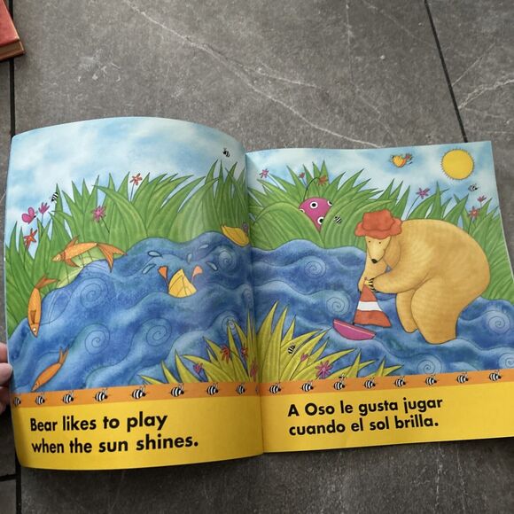 Bear in Sunshine / Oso bajo el sol [English and Spanish Edition] Blackstone, S - Picture 8 of 9